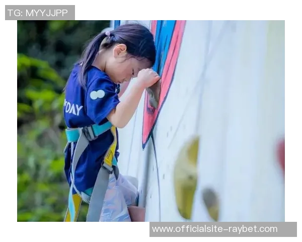 对话攀岩高手周敏分享她的攀岩生涯与心路历程 对话攀岩高手周敏分享她的攀岩生涯与心路历程